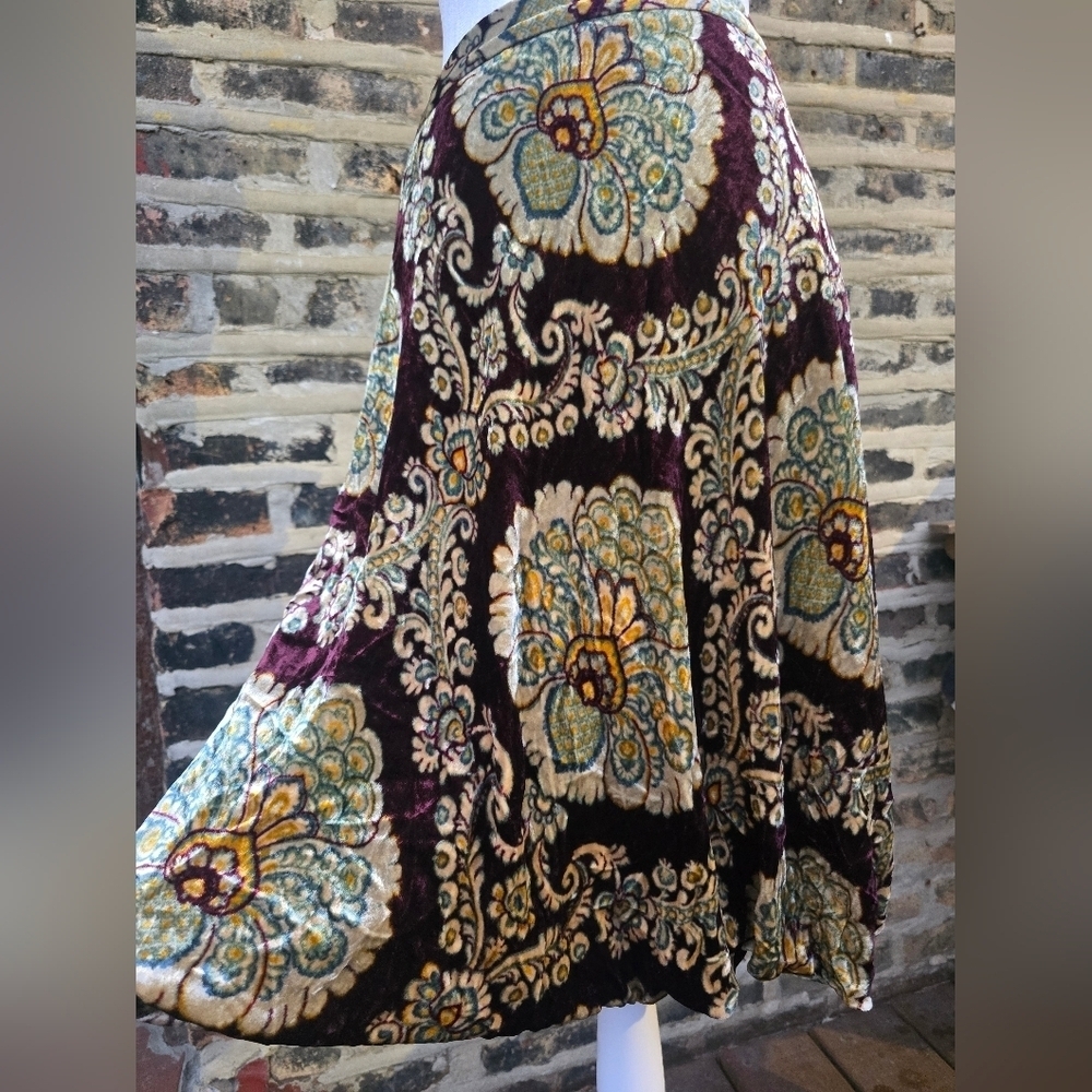 Moschino Rare Vintage Velvet Skirt with Floral Design - Picture 3 of 7